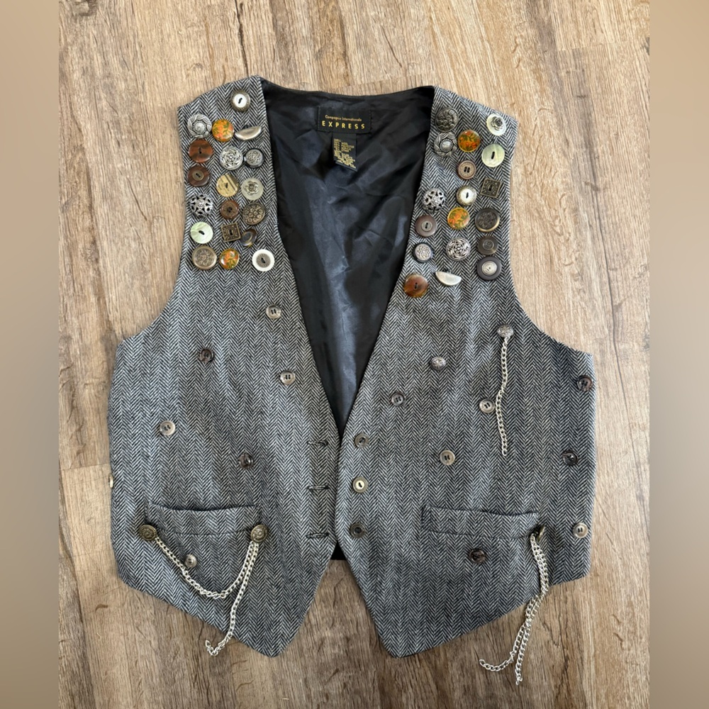 EXPRESS Campagnie Internationale • Button Accent Wool Blend Vest